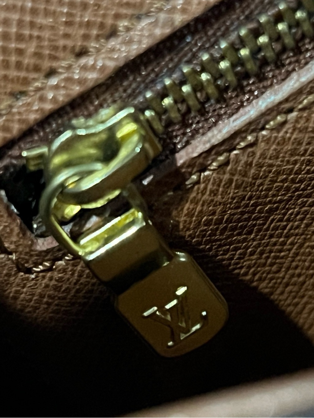 Authentic Louis Vuitton Saint Cloud Brown Monogram Crossbody W/ COA - Picture 7 of 16